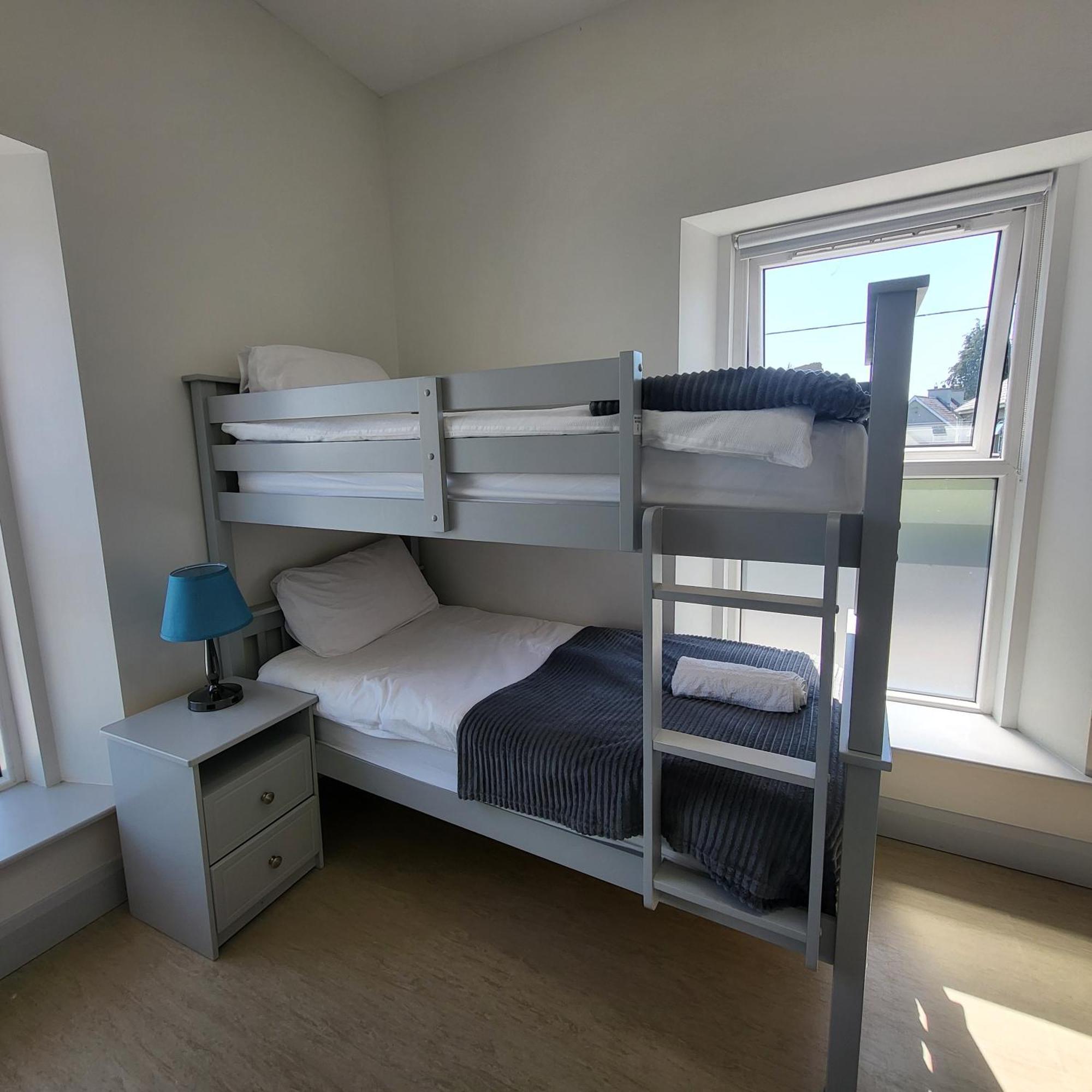 Хостел Trivia House Swanlinbar Экстерьер фото